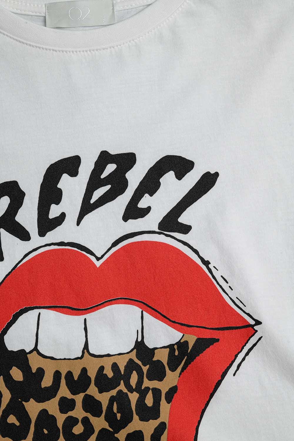 T-shirt blanc décontracté avec imprimé graphique Rebel et Lips