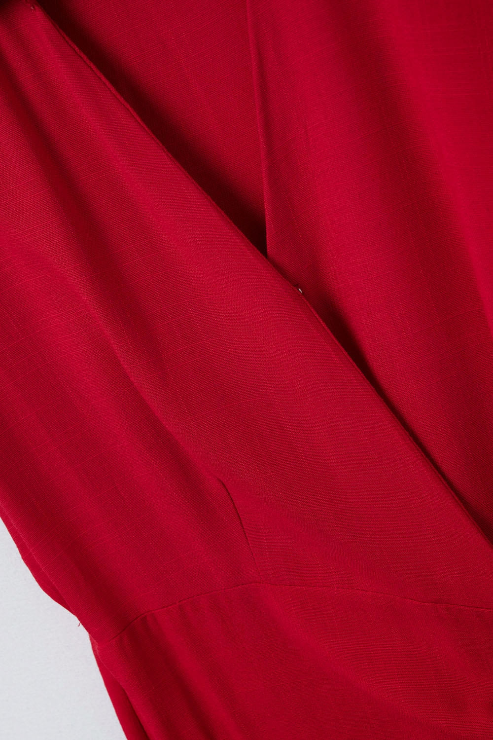 Robe midi rouge avec nœud sur le côté