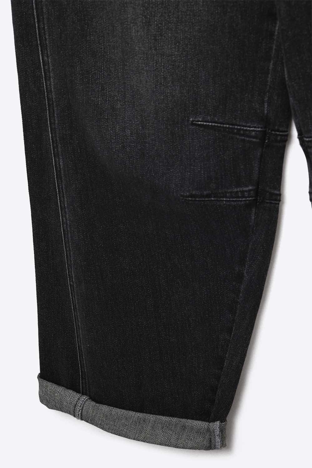 Jean Barrel en denim noir délavé