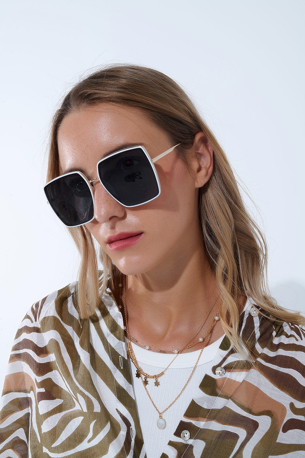 Lunettes de soleil carrées extra-larges en blanc
