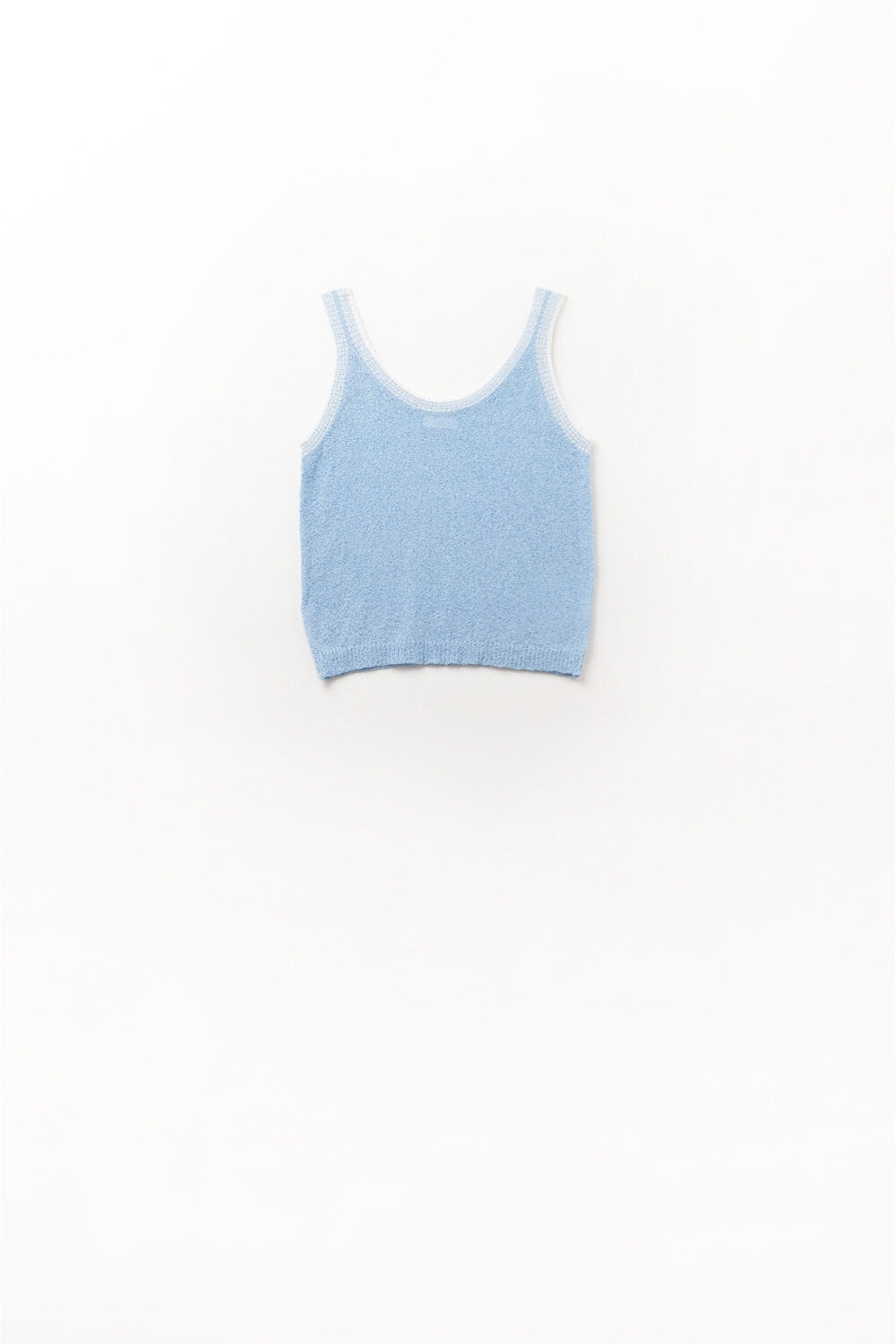 Débardeur en tricot bleu clair avec bordures blanches