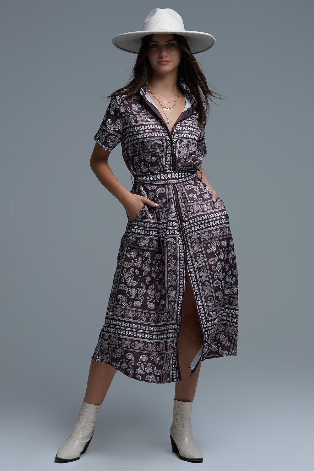Robe chemise à manches courtes imprimée Paisley marron