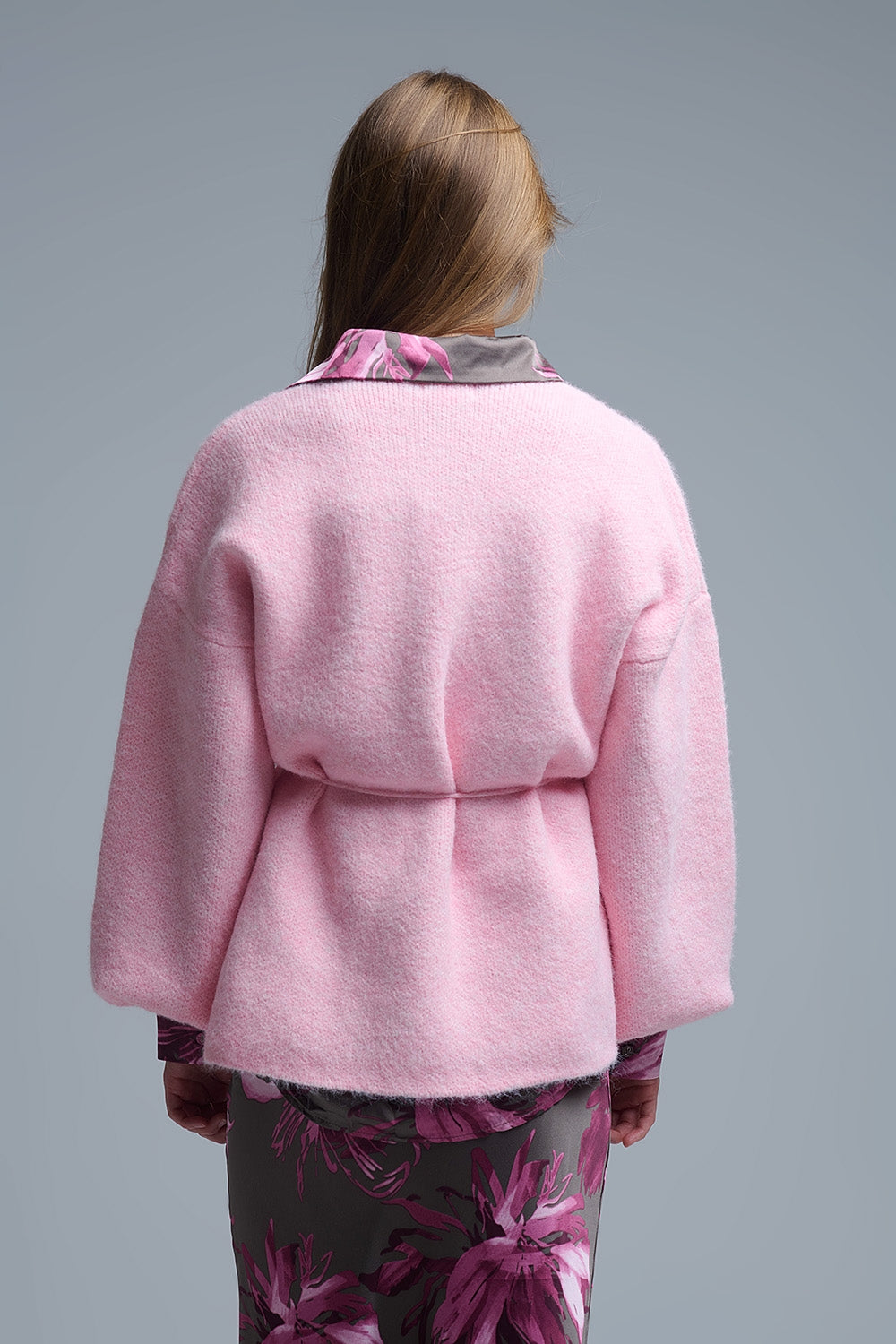 Elégant cardigan rose en maille enveloppante