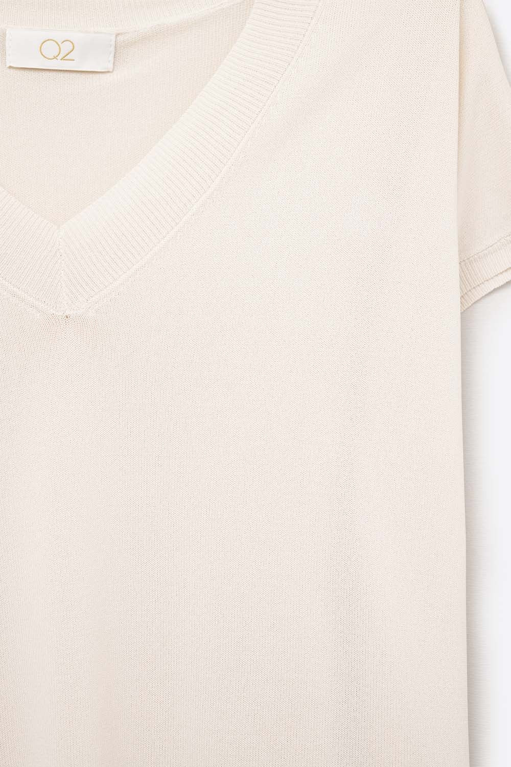 Pull Beige en maille légère à col en V et manches courtes