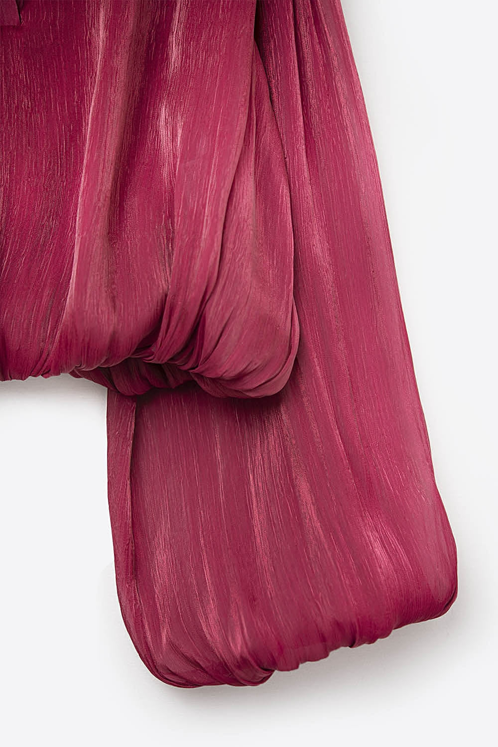 Elégant top cropped en satin brillant fucshia