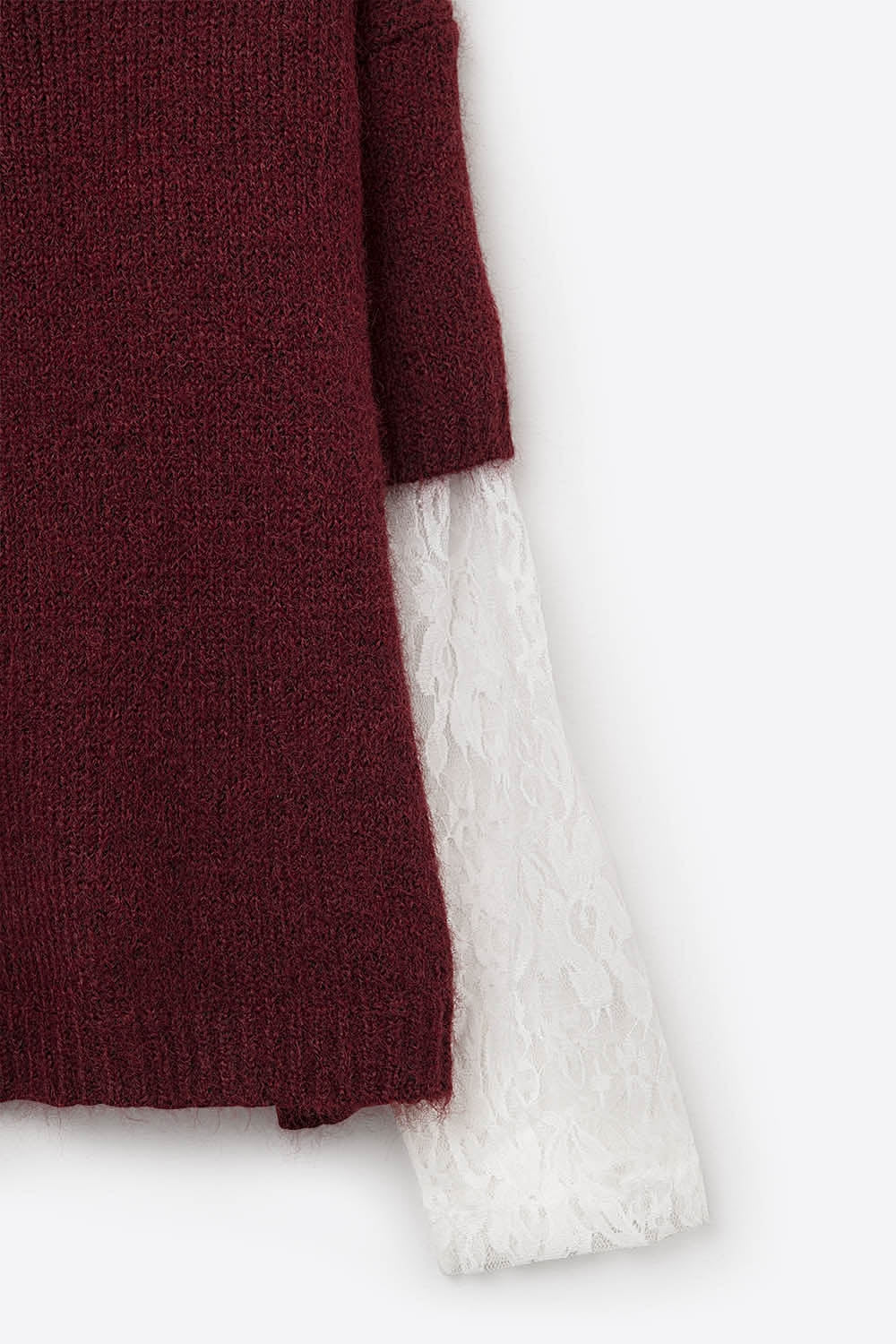 burgundy Contrast V-Neck Sweater with Contrasting White lace Sleeves (Pull à col en V contrasté bordeaux avec manches en