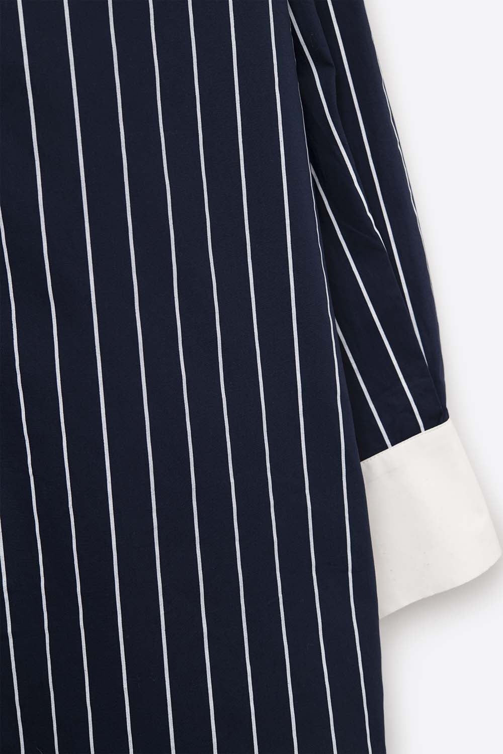 Chemise à col montant rayée bleu marine en popeline douce