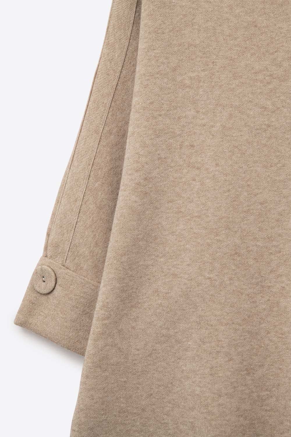 Chandail en tricot camel avec détails de boutons