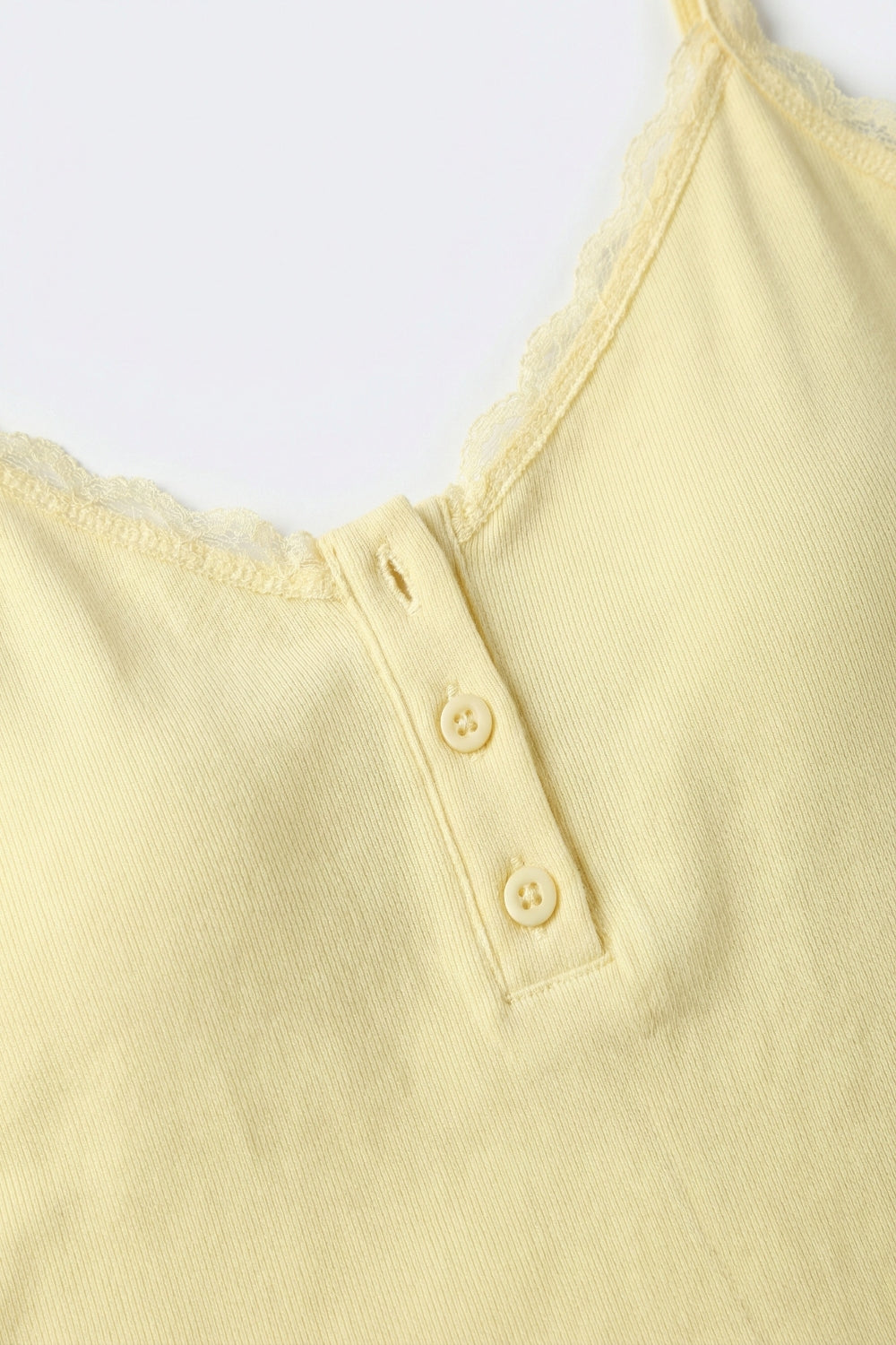 Débardeur en tricot côtelé avec boutons