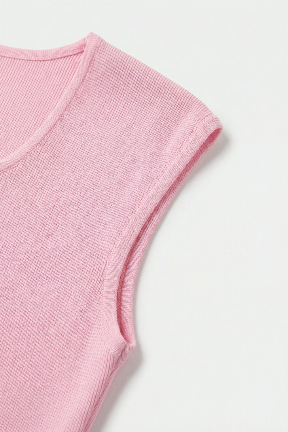 Débardeur rose en maille côtelée à encolure dégagée