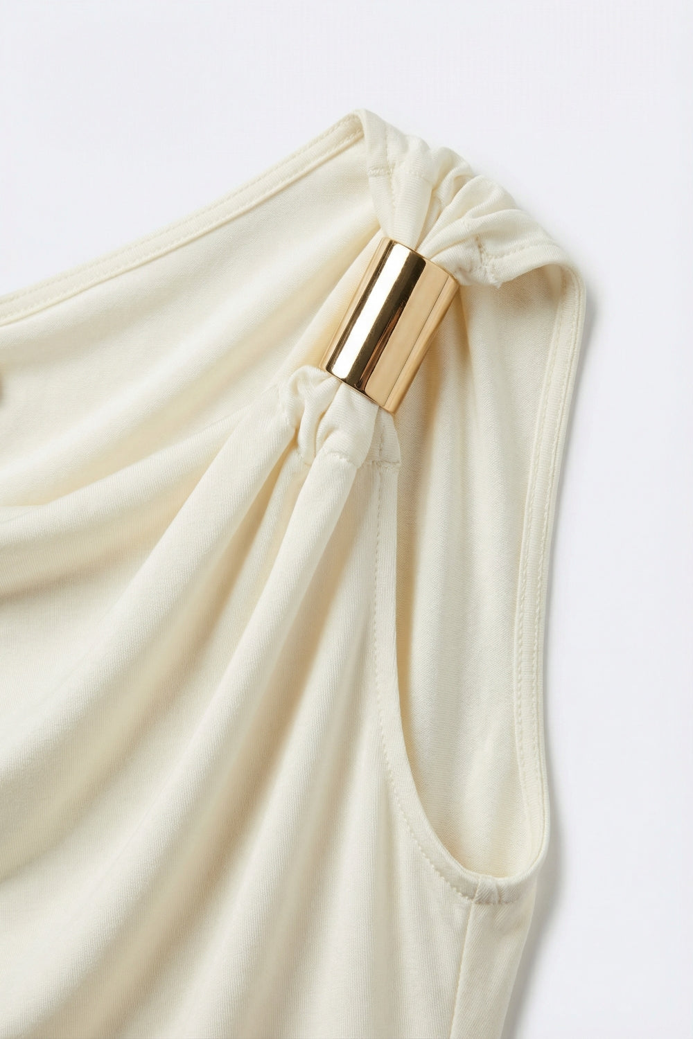 Top crème à une manche en viscose élastique avec détail accent doré