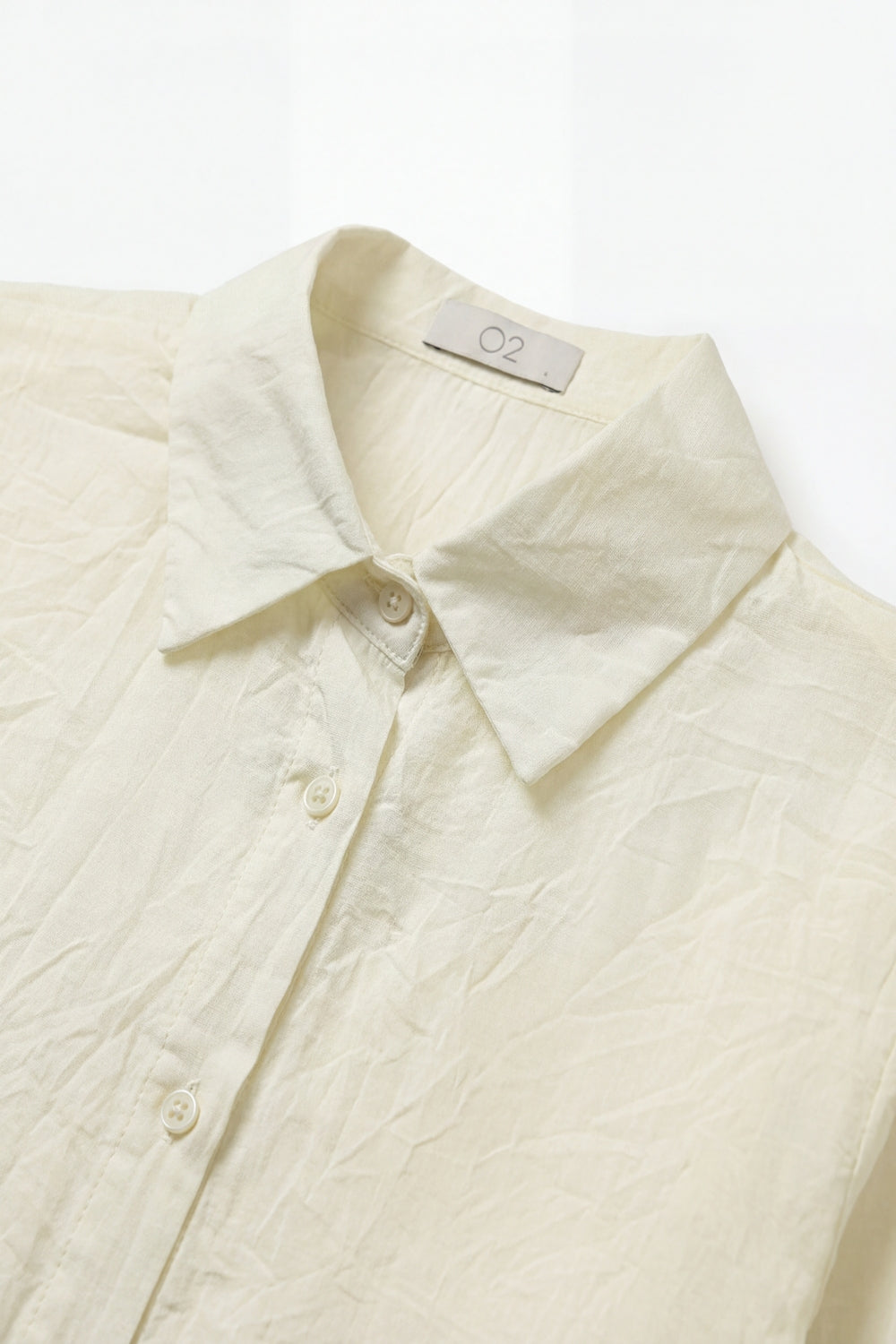 Chemise légère froissée à silhouette décontractée en crème