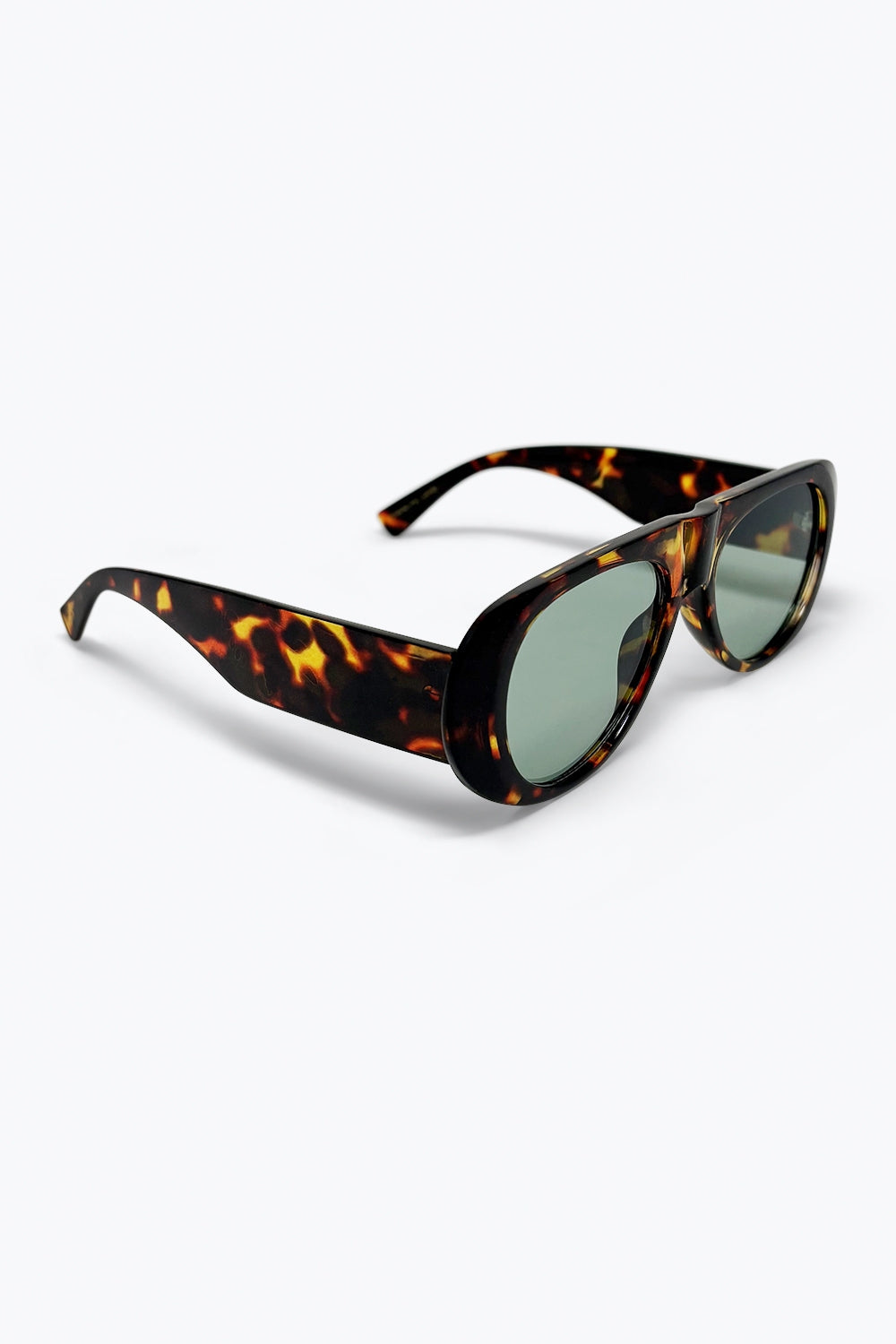 Lunettes de soleil ovales larges avec monture écaille de tortue et verres verts