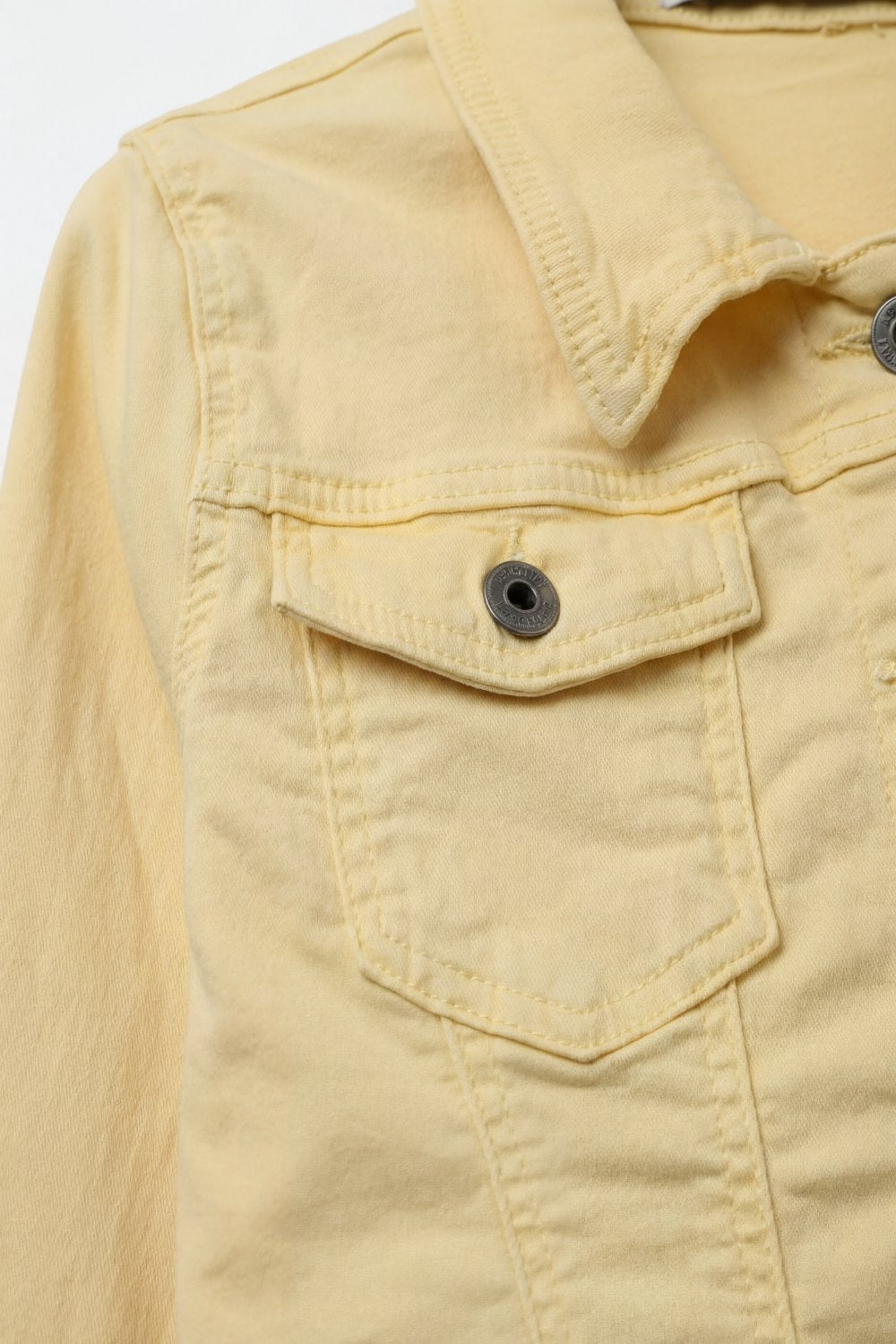 Veste en Jean Jaune Beurre avec Boutons sur le Devant