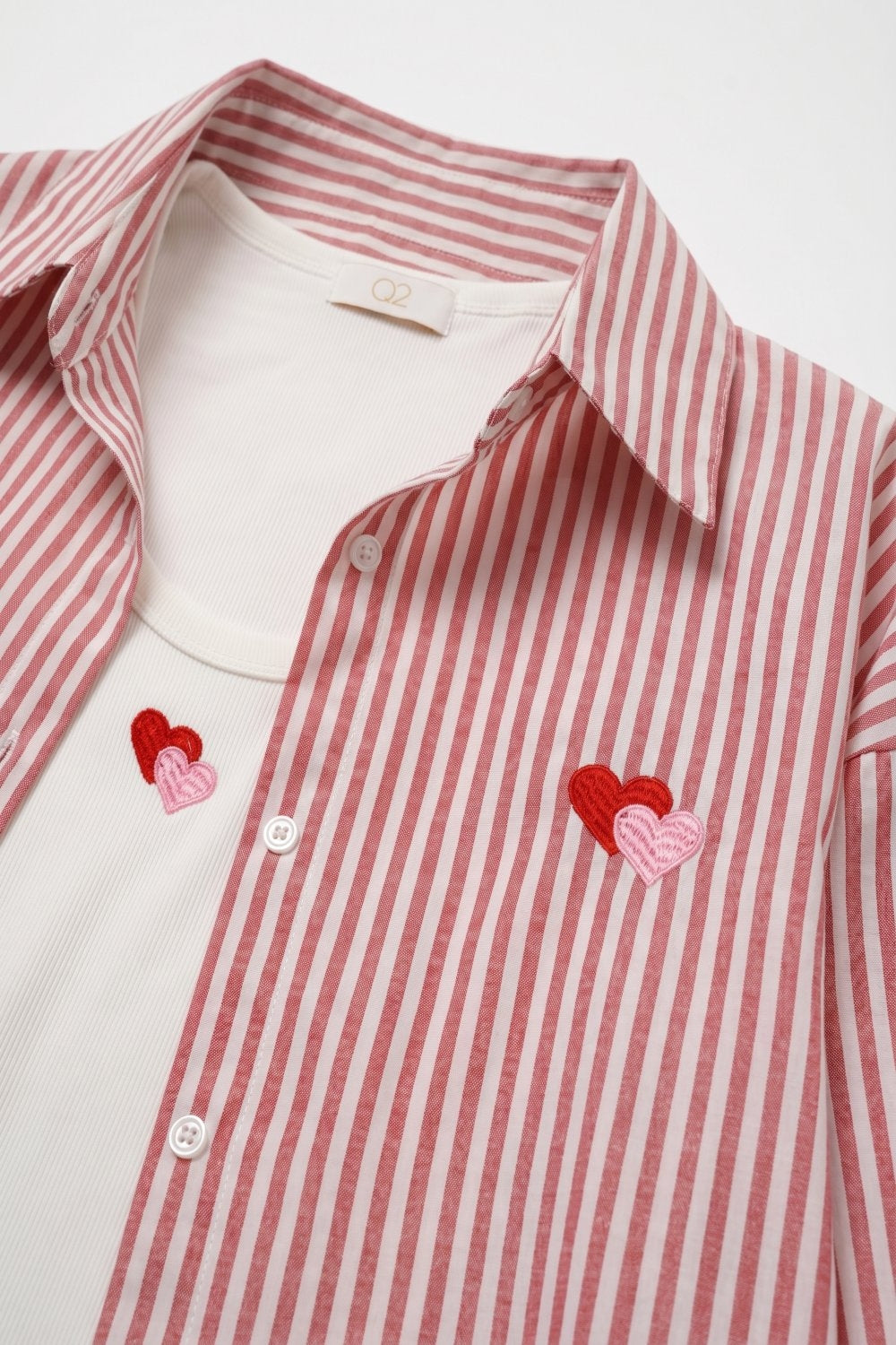 Ensemble de t-shirt et chemise en coton à rayures rouges avec cœurs brodés 2 pièces