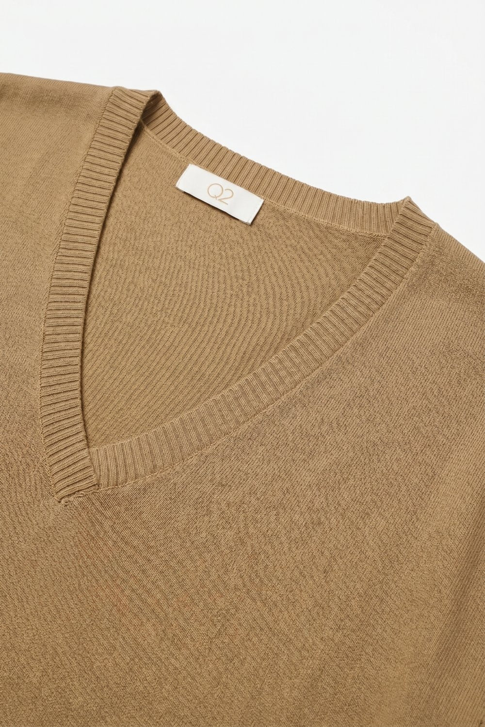 Pull à manches courtes et col en V en maille fine couleur camel