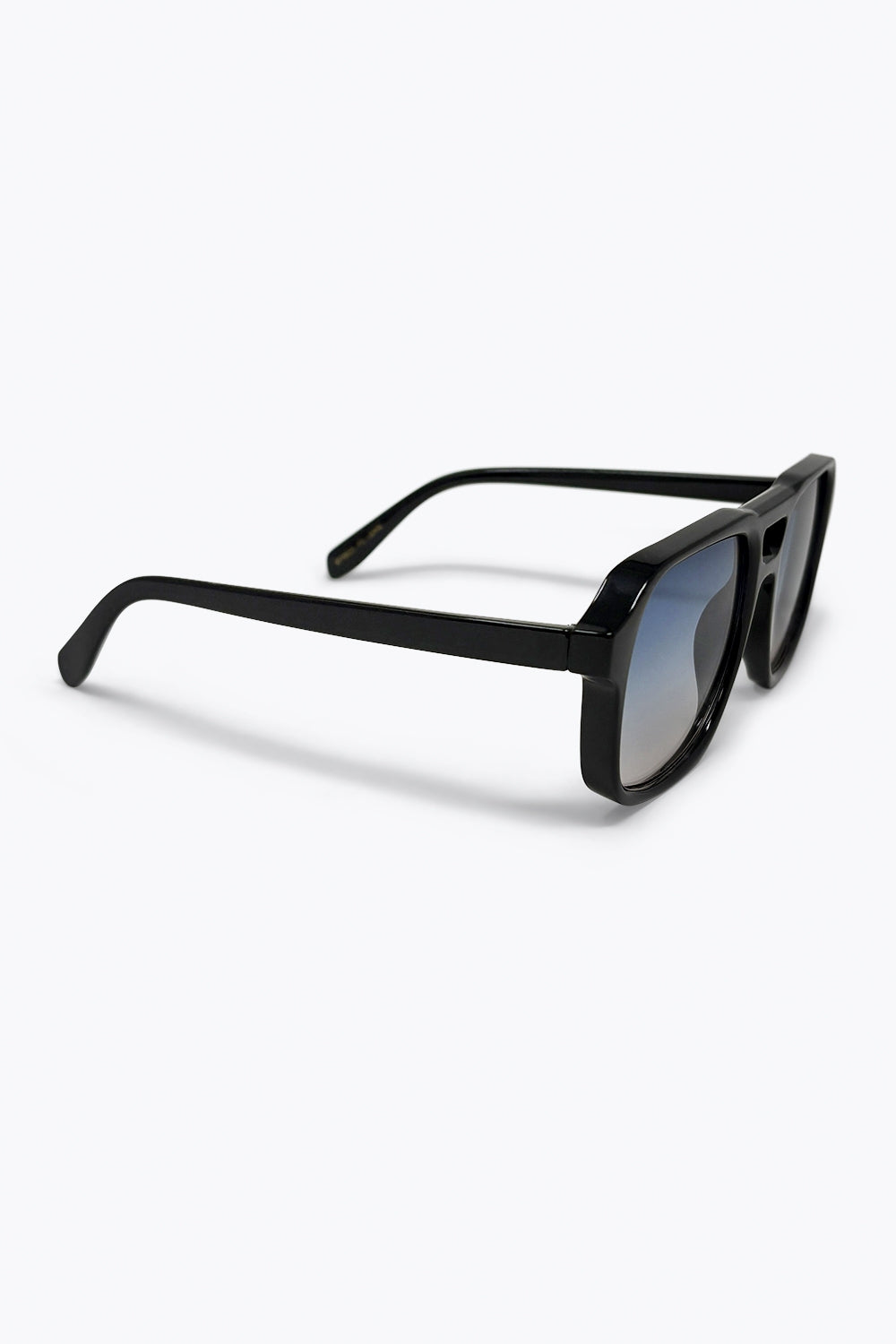 Lunettes de soleil aviateur classiques à monture carrée avec lentilles dégradées noires