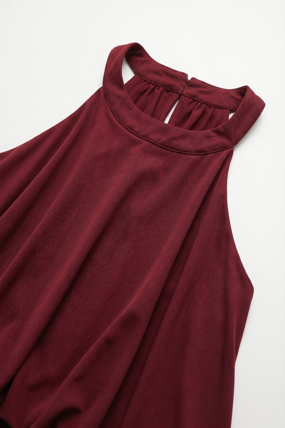 Robe Maxi à Col Halter en Tissu Extensible Doux en Bourgogne