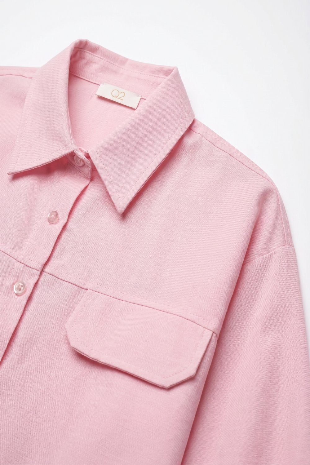 Chemise raccourcie en tissu oxford rose avec poches poitrine