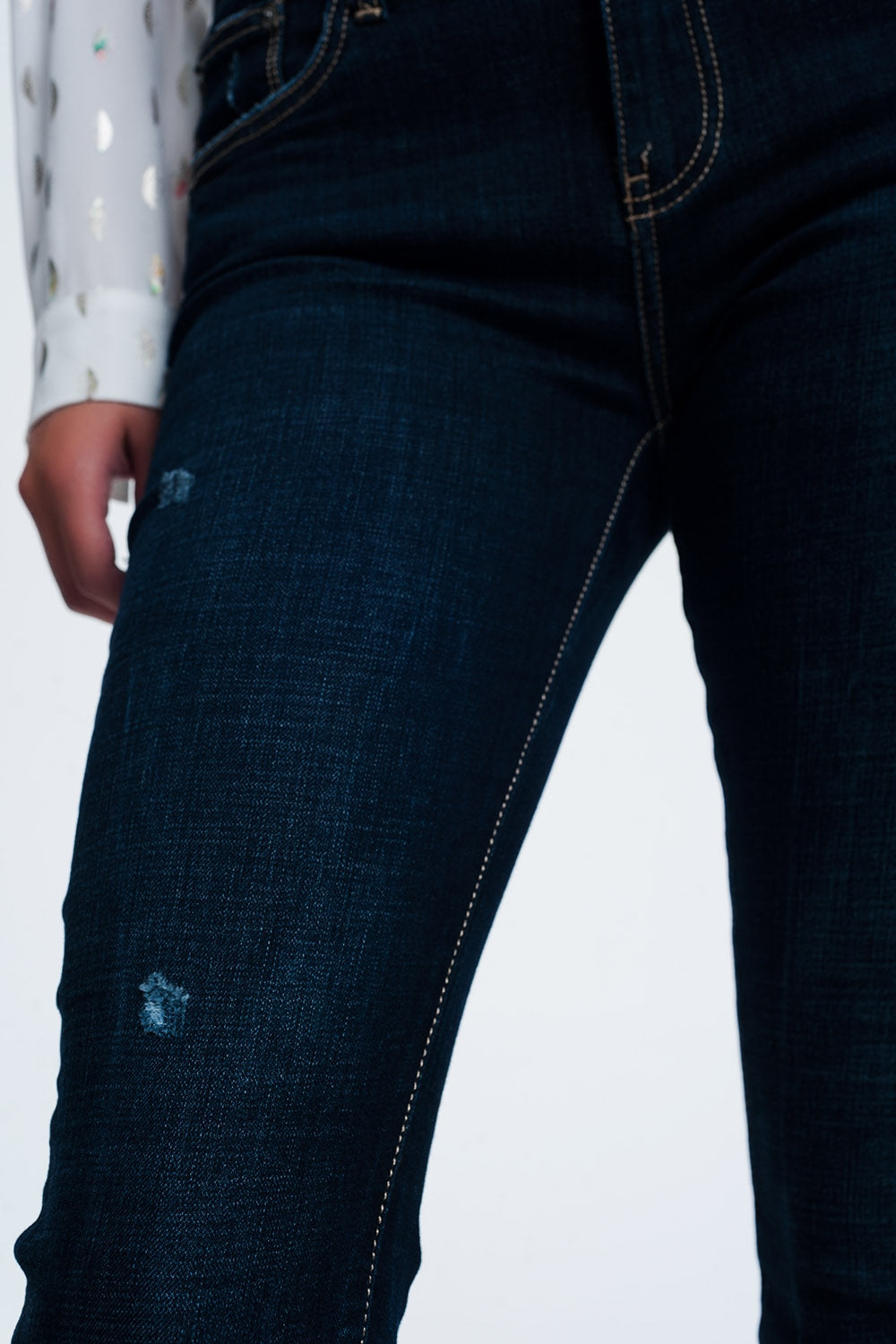 Jean taille mi-haute bleu vif délavé à ourlet brut