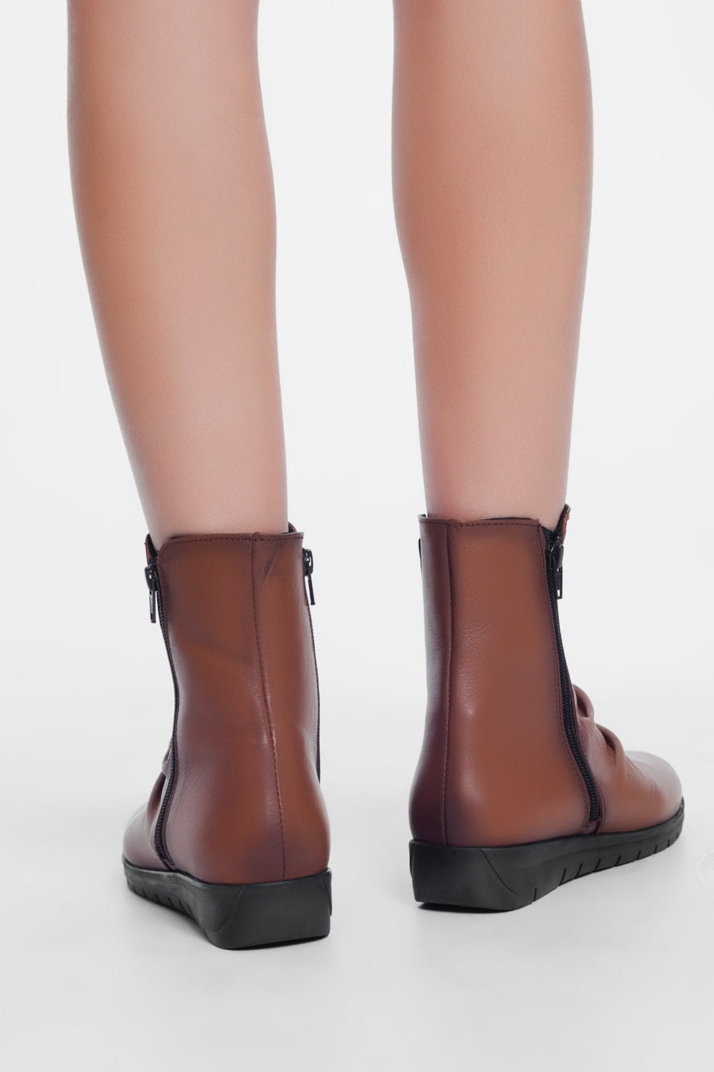 Bottines plates en cuir marron