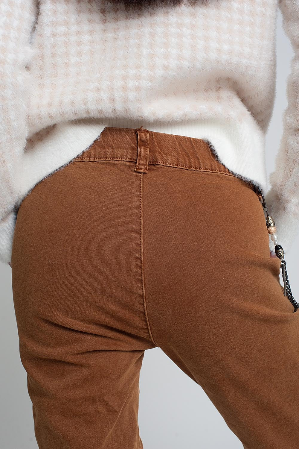 Pantalon fonctionnel avec chaîne et chevilles resserrées en marron