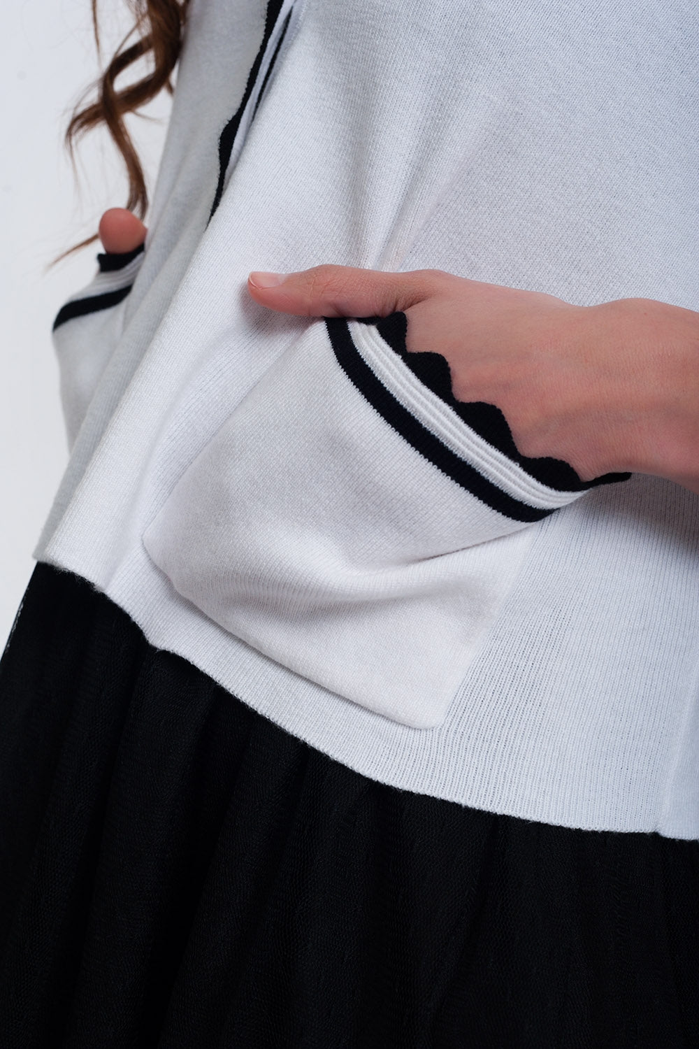 Cardigan blanc à bords contrastants