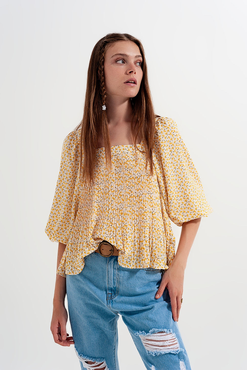 Top à fleurs avec manches bouffantes et encolure carrée jaune