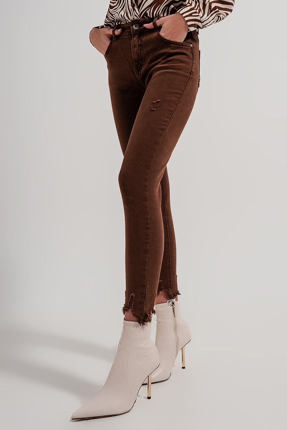 Jean skinny marron avec bords bruts