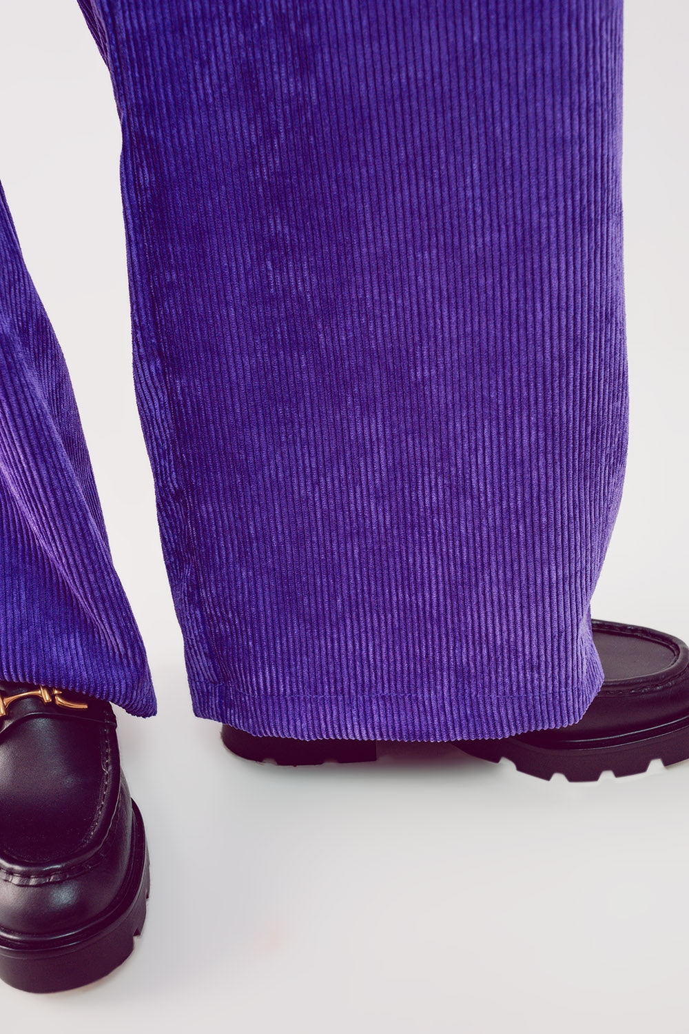 Pantalon droit à taille haute en velours côtelé violet