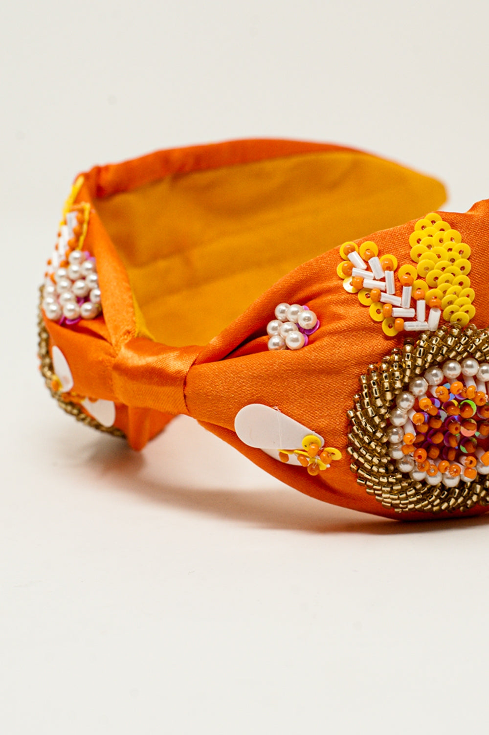 Bandeau orange à ornements
