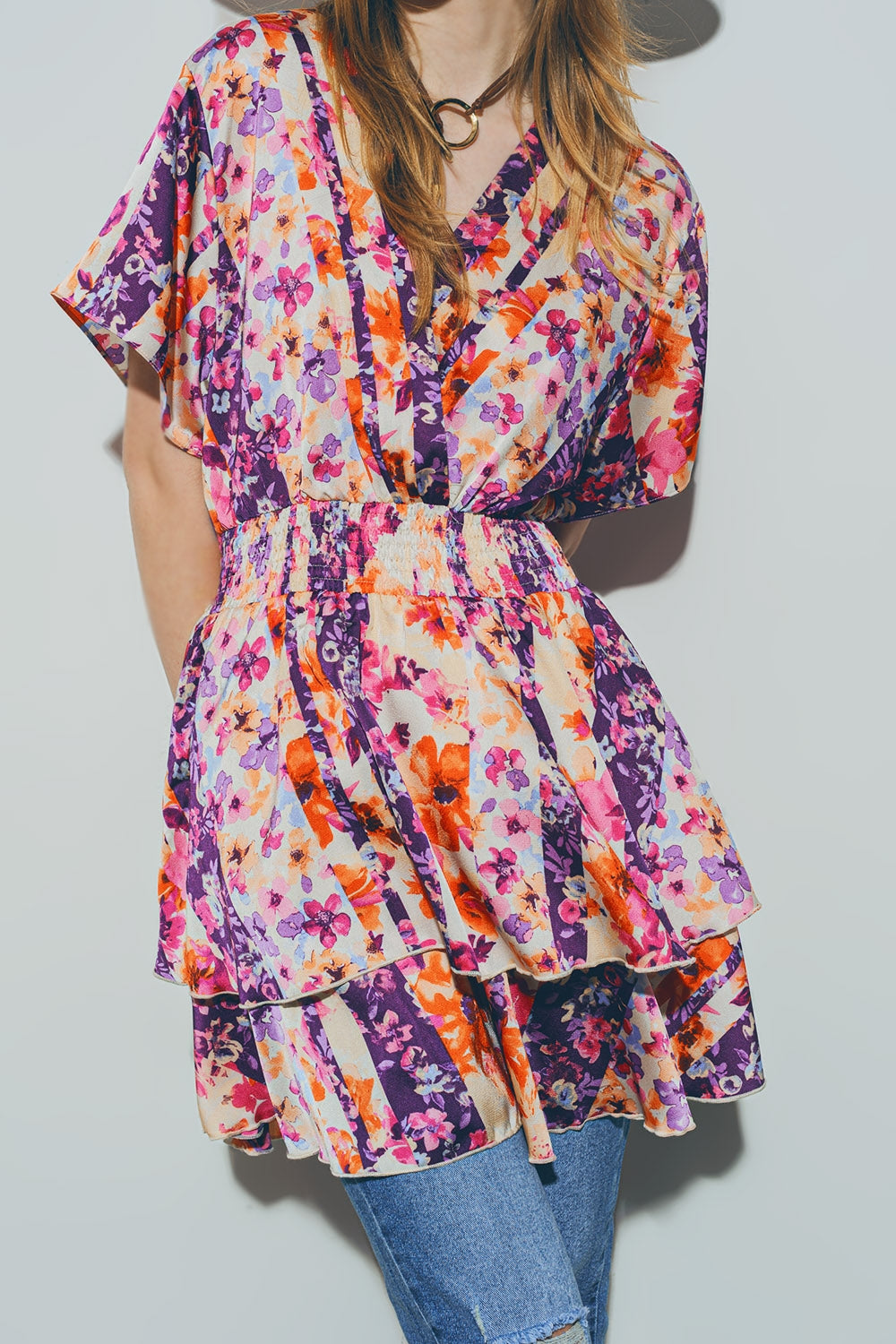 Mini robe florale en multicolore