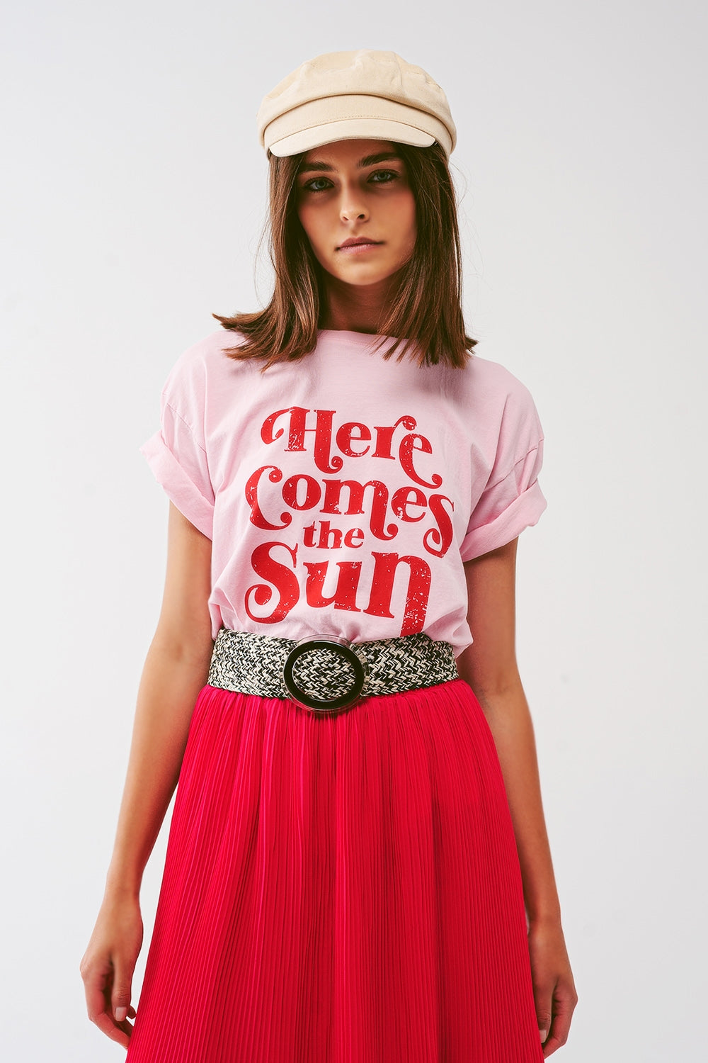 T-shirt avec texte Here Comes The Sun en rose