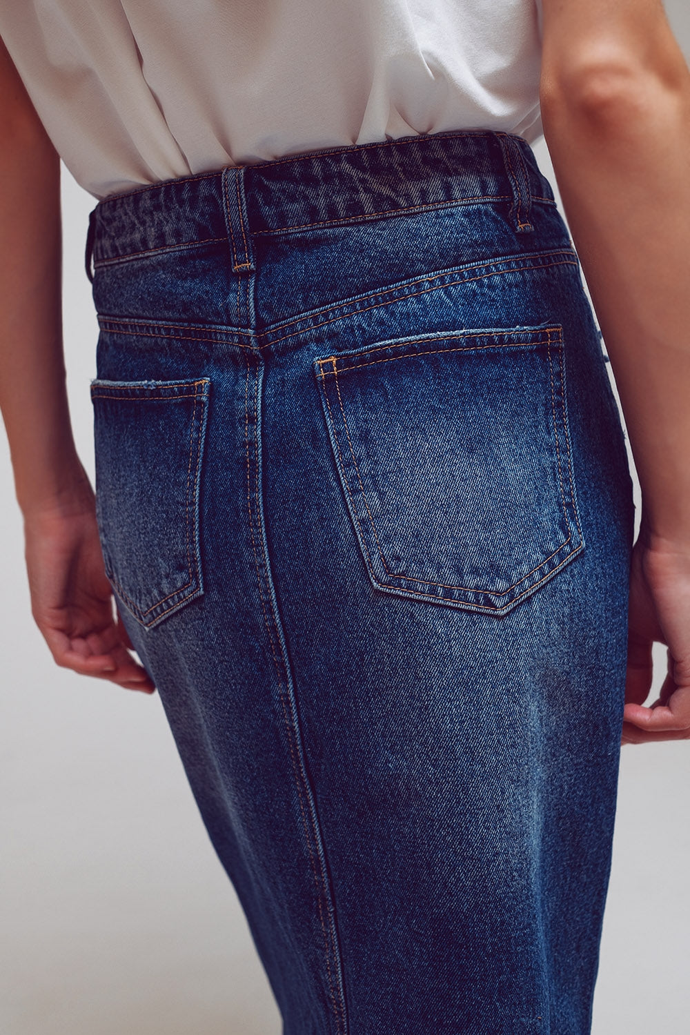 Jupe maxi crayon en denim avec détails de panneaux à l'avant