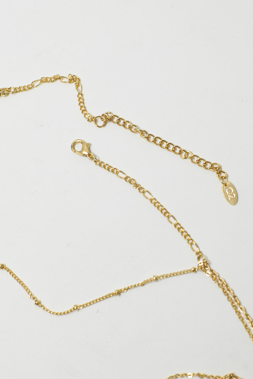 Collier 3 en 1 avec perles multicolores et détails dorés