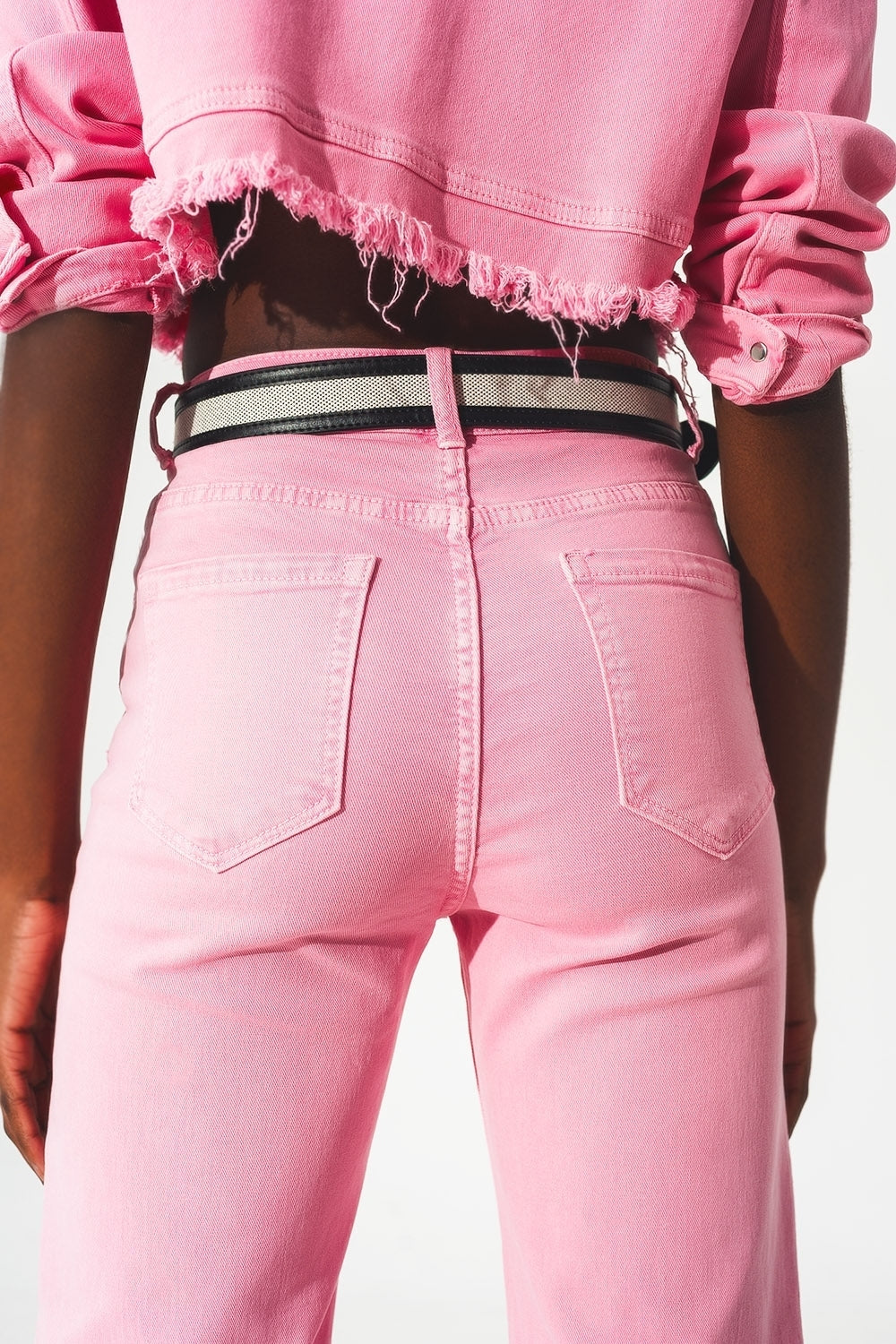 Jean court à jambe large en rose
