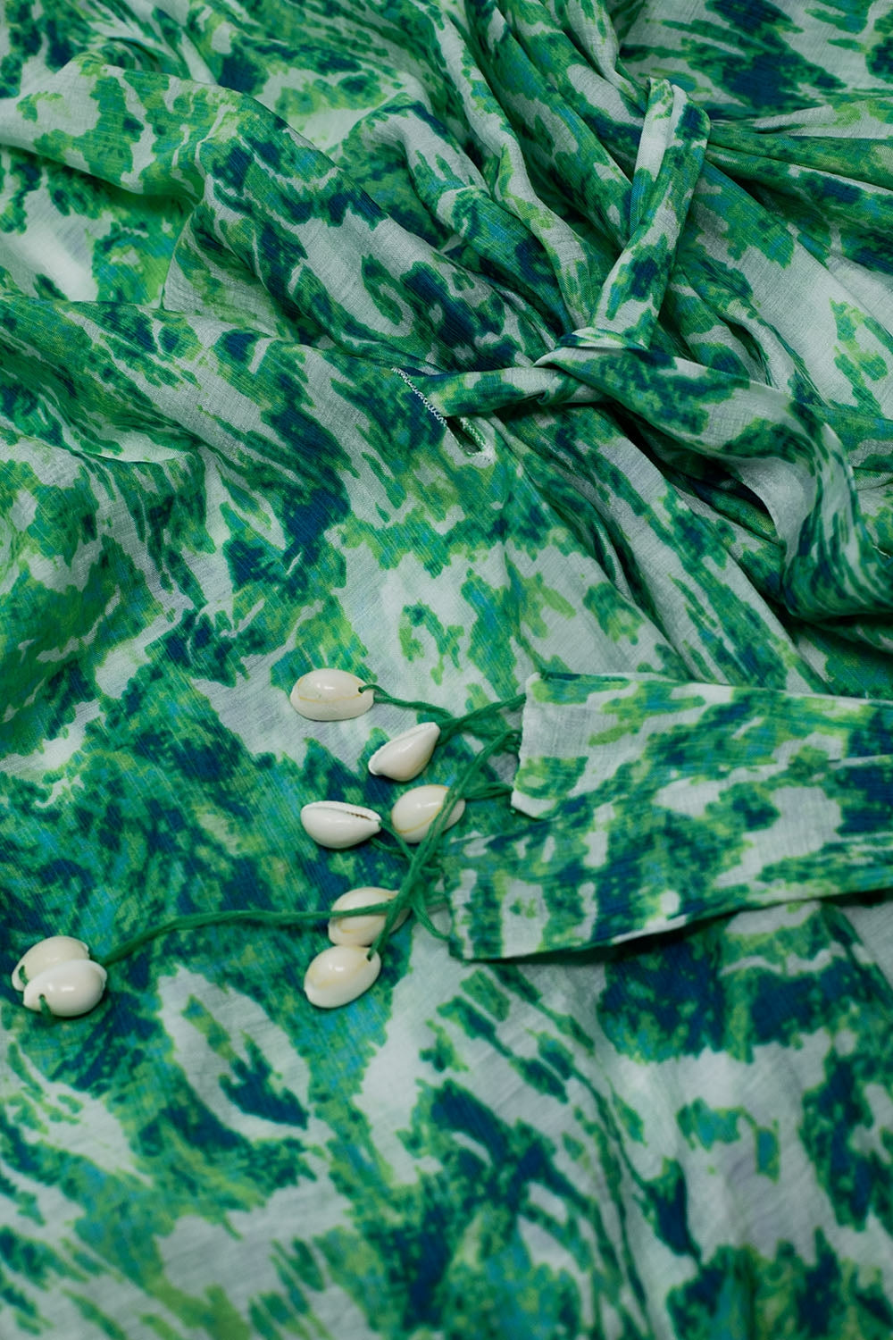 Kimono long vert avec fermeture à cordon de serrage en imprimé tribal