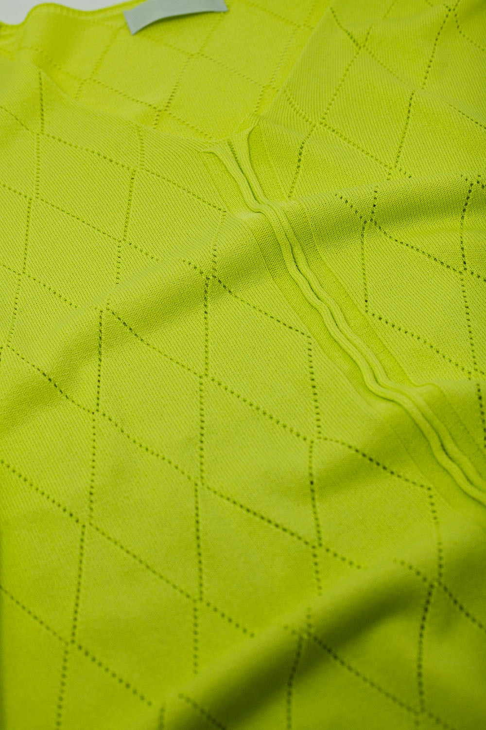 Lime Colored Short Sleeve Sweater With Argyle Pattern (Pull à manches courtes à motif argyle)