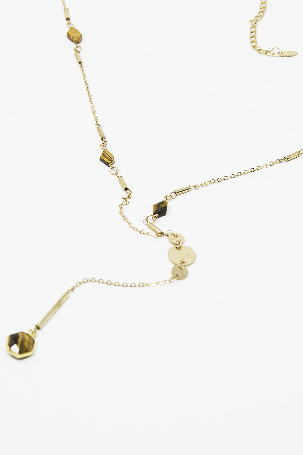 Collier en or avec pendentif et détails en pierre