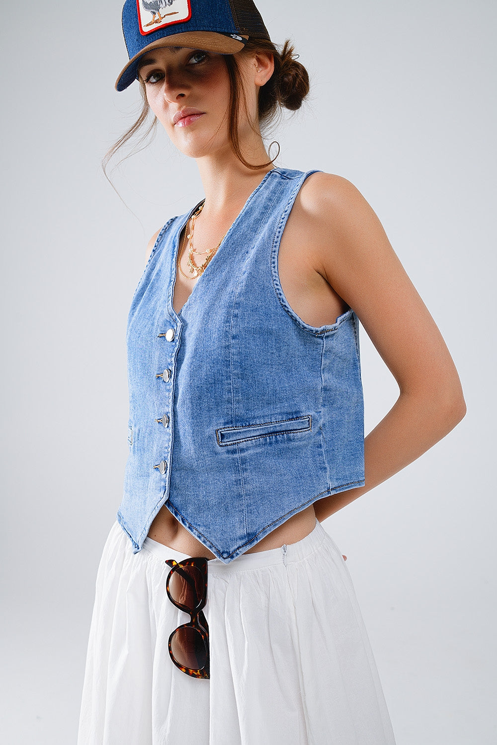 Gilet en denim avec patte de boutonnage délavage moyen