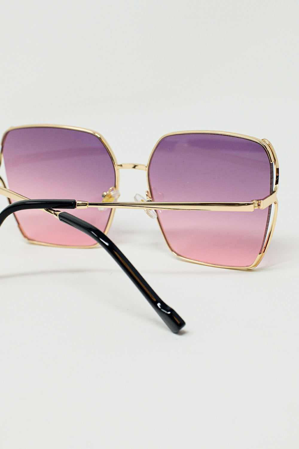 Lunettes de soleil carrées surdimensionnées en métal avec verre dégradé violet