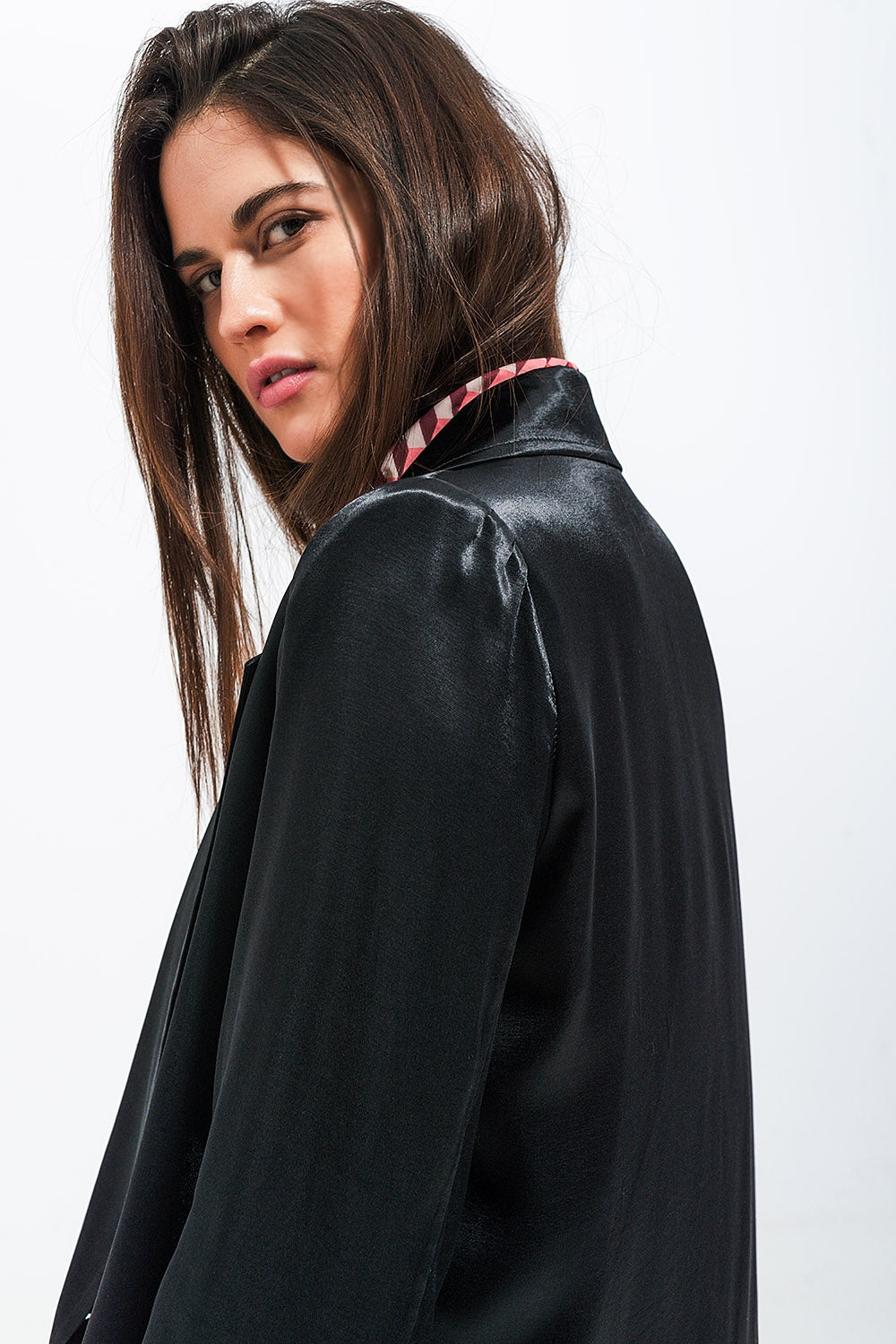 Blazer en satin noir