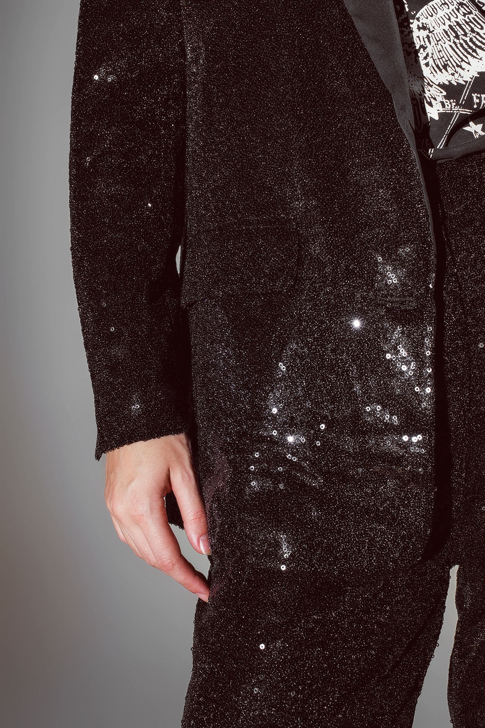 Blazer noir à sequins avec revers de smoking en satin