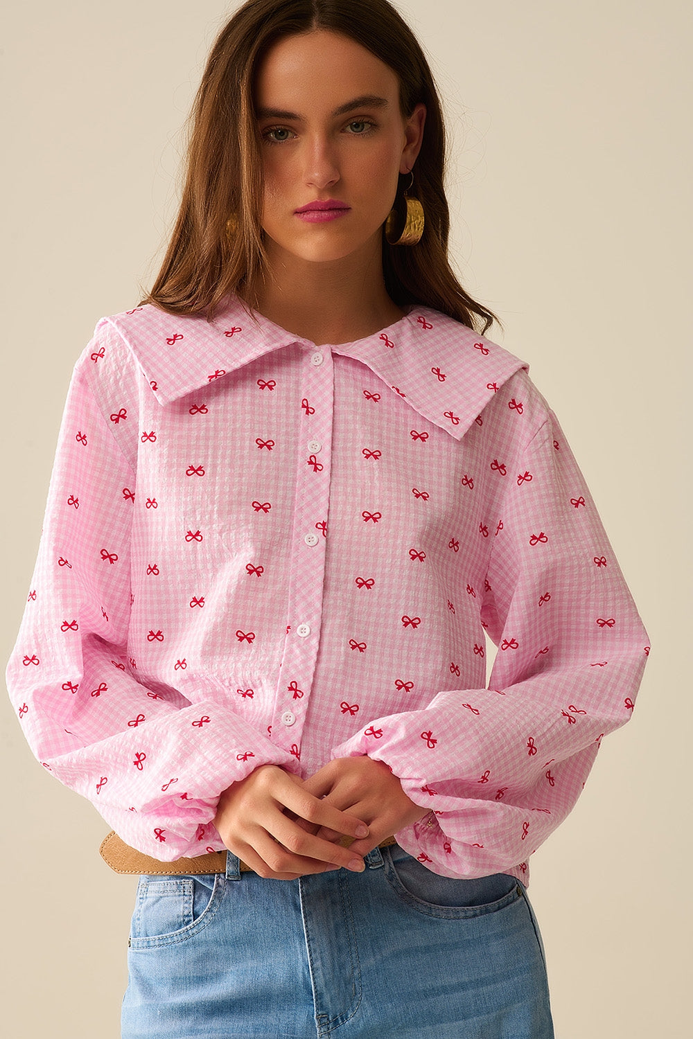 Blouse à col Claudine en vichy rose avec imprimé nœuds