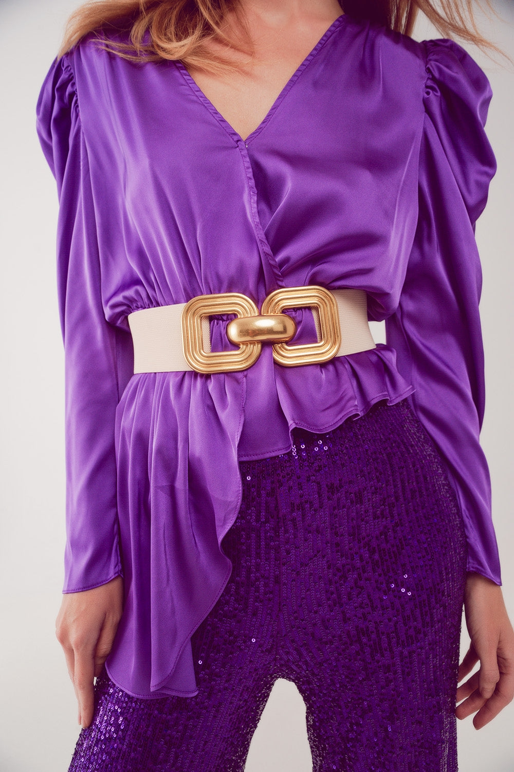 Blouse asymétrique à manches bouffantes en pourpre
