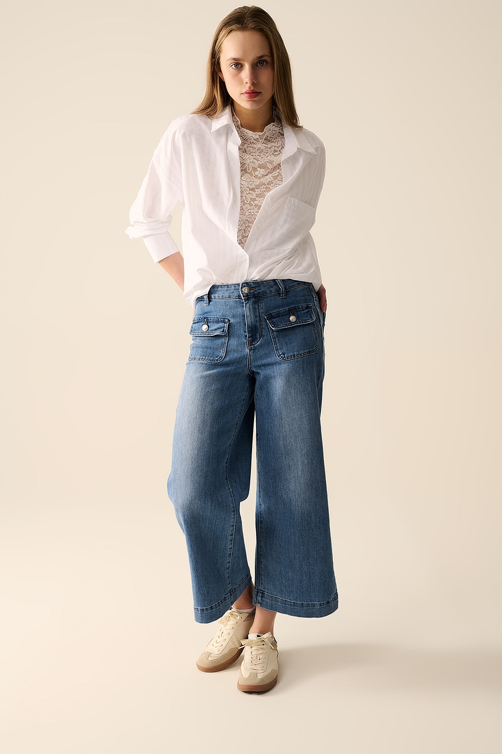 Blouse blanche à rayures relaxées