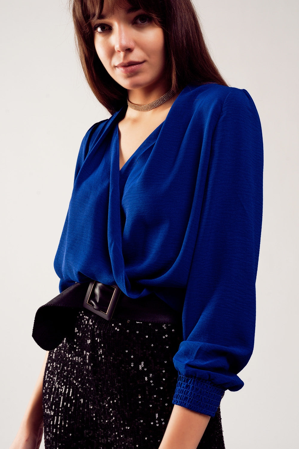 Q2 Blouse cache cœur satin avec manches longues bleu