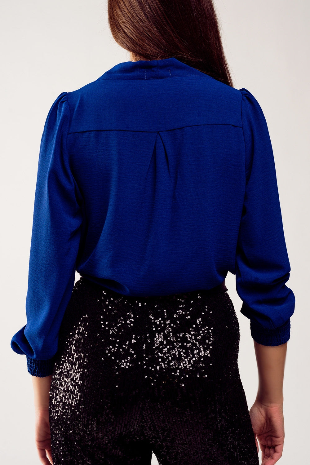 Blouse cache cœur satin avec manches longues bleu