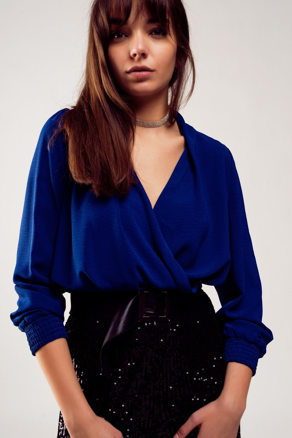 Blouse cache cœur satin avec manches longues bleu