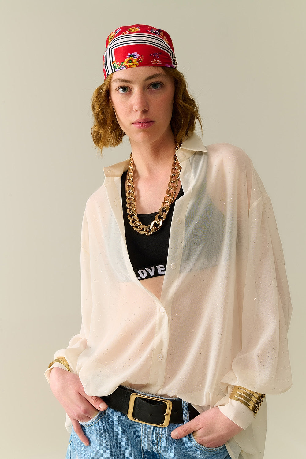 Blouse en chiffon beige doux avec détail pailleté